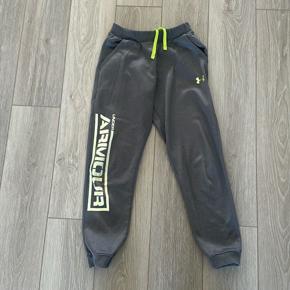 Under Armour sweatpants, joggers.